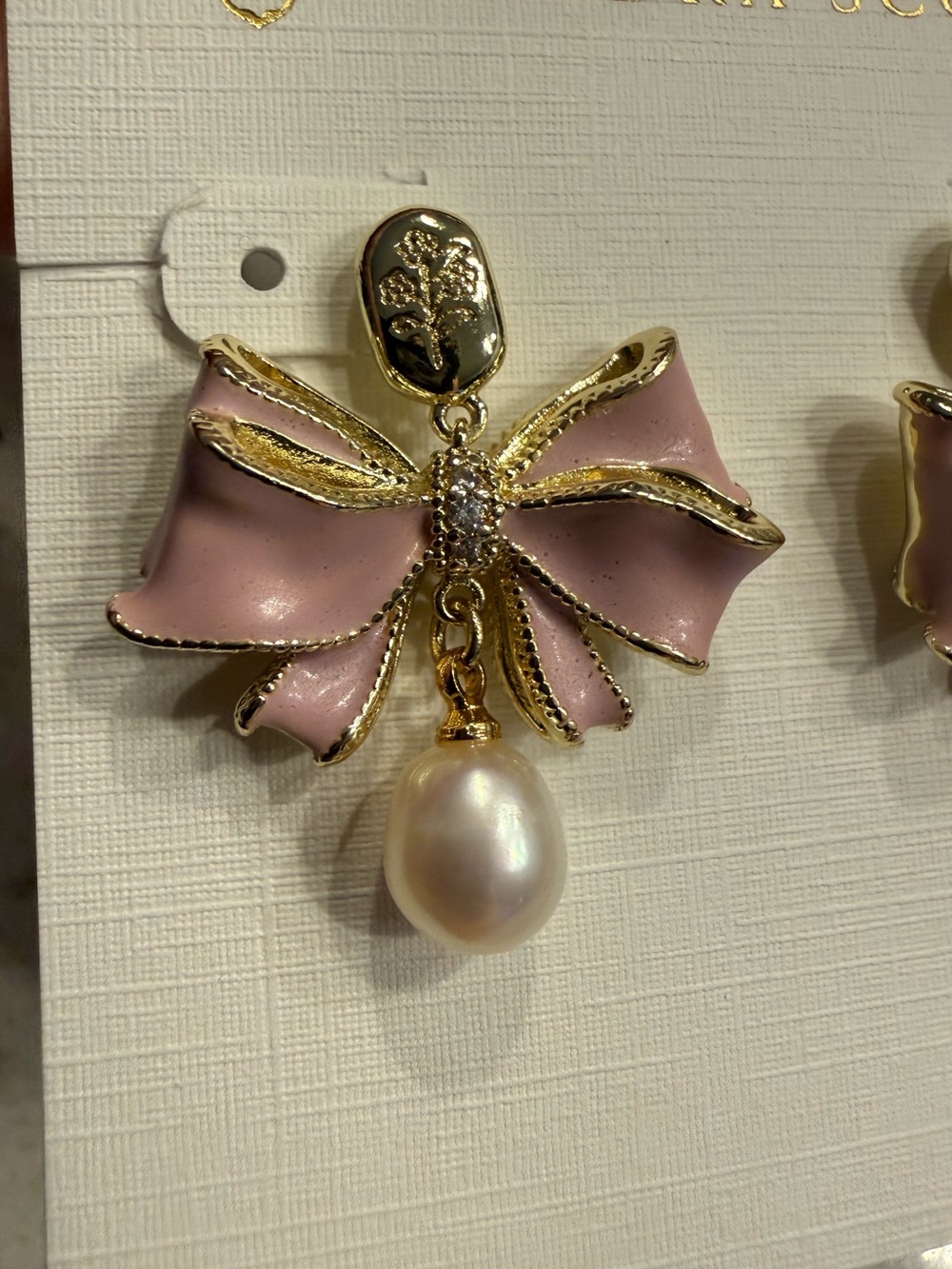 Kendra Scott Love Shack Fancy Pearl Pink Bow Dangle Earrings - Picture 3 of 3